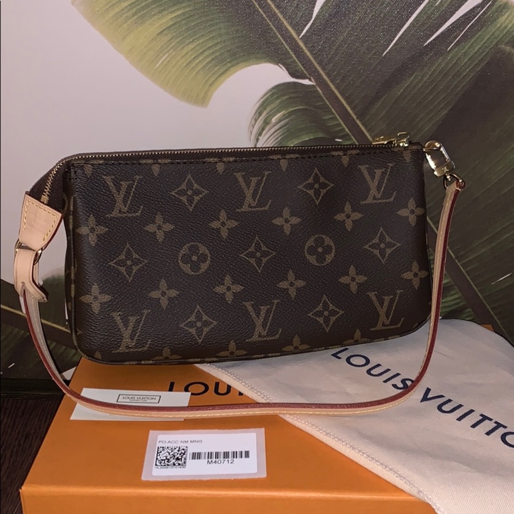 **SOLD** RARE Louis Vuitton Pochette Accessoires